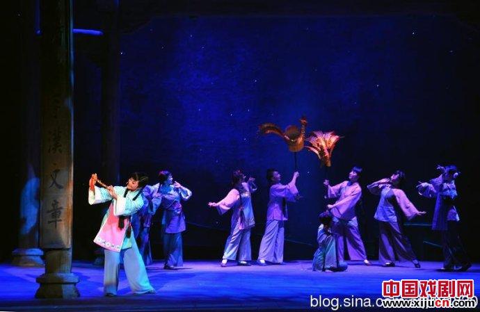 用黄梅戏的阳刚之气表现民族气节的《半个月亮》