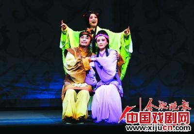 大型史诗黄梅戏《小乔初嫁》晋京展演