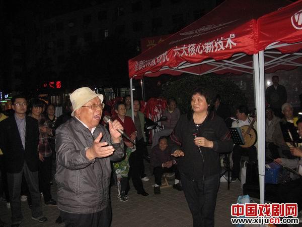 我喜爱家乡的黄梅夜市