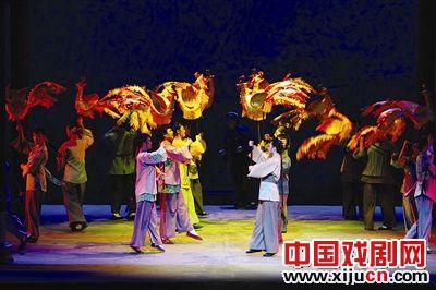 黄梅戏《半个月亮》在秋浦影剧院上演