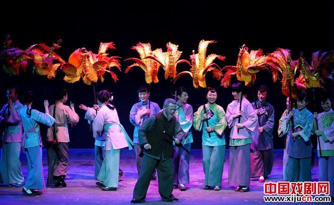 观黄梅戏《半个月亮》