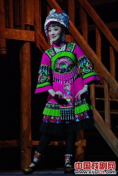 黄梅戏《妹娃要过河》赴合肥大剧院演出