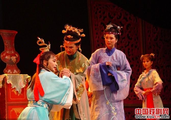 评新编黄梅戏红楼探春