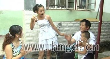 黄梅&ldquo;小天使&rdquo;许徐东荣获声乐类黄梅戏比赛金奖