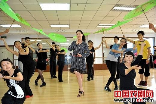 闫淑平二人转专场演唱会开排