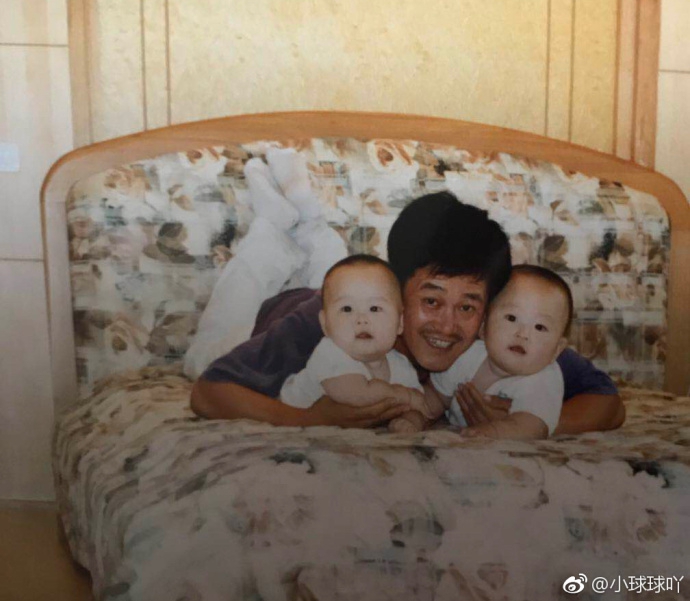 赵本山晒女儿照片