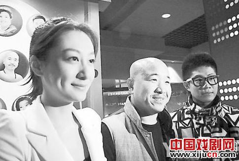 王小利携儿子亮相电视剧《撞击》开机发布会