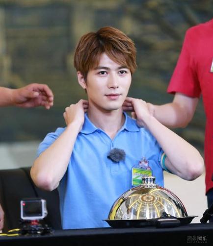 宋小宝愤而离场挑盟家族上演&ldquo;默剧&rdquo;