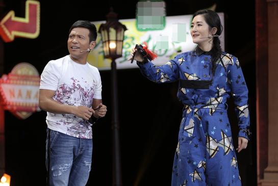 宋小宝《娜就这么说》戴墨镜扮酷 秀劲歌热舞