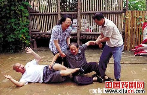 《乡村爱情变奏曲》本山大叔坐着也要演戏