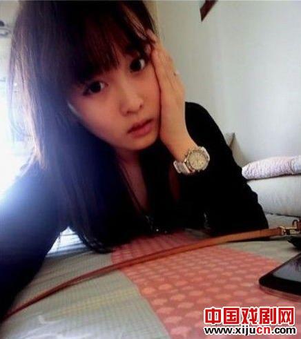 网友曝光赵本山小女儿美艳近照