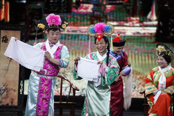 《欢乐喜剧人》宋小宝带伤复出 自导自演反串甄嬛