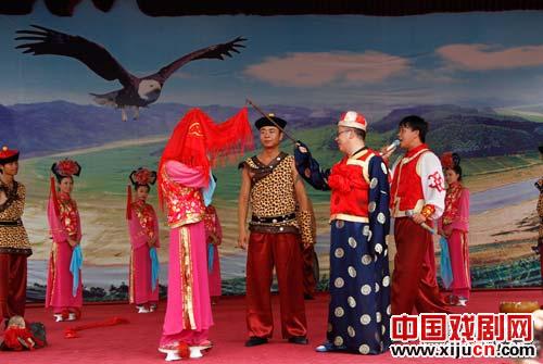 统促会代表团到抚顺古城欣赏二人转