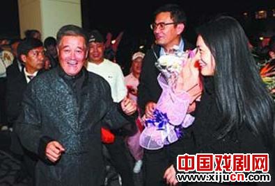 王家卫昨夜秘密抵达沈阳，有望与赵本山合作演二人转电影