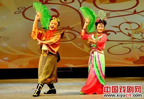 东北风中原大舞台上演精彩二人转