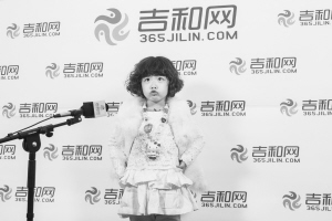 东北秀兰&middot;邓波儿：喜欢小品二人转最大愿望是见赵本山