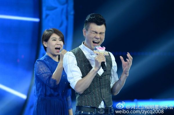 沈春阳做客《明星同乐会》，与小沈阳隔空秀恩爱