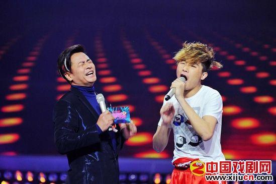 《超级笑星》二人转选手搏命上阵