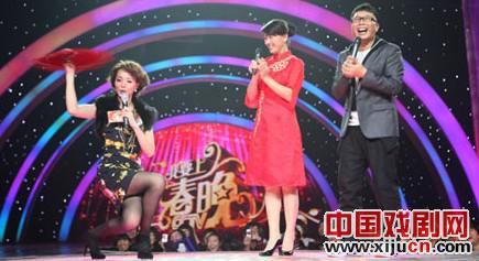 庞龙与闫学晶组合演出二人转版的《家在东北》冲击春晚