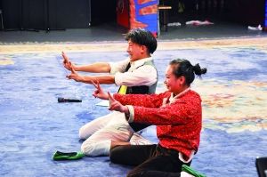 二人转演员小超越、小东北将亮相圣诞夜相声二人转演出