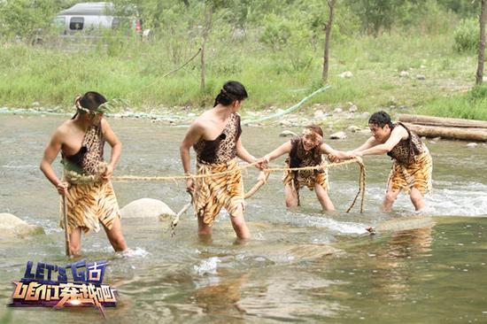 《咱们穿越吧》宋小宝受伤受苦常相伴