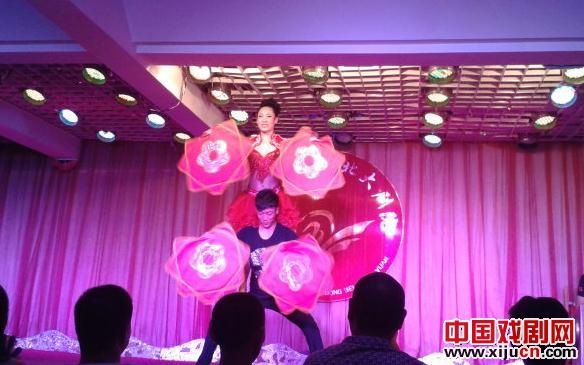 二人转的魅力何在？