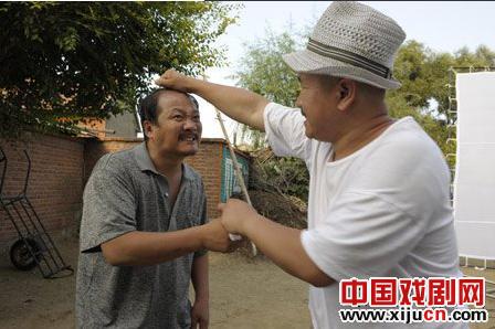 《乡村爱情8》谢广坤被薅头发！