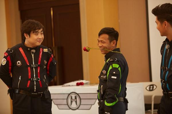 《全员》宋小宝上演制服诱惑 被赞&ldquo;幽默有才&rdquo;