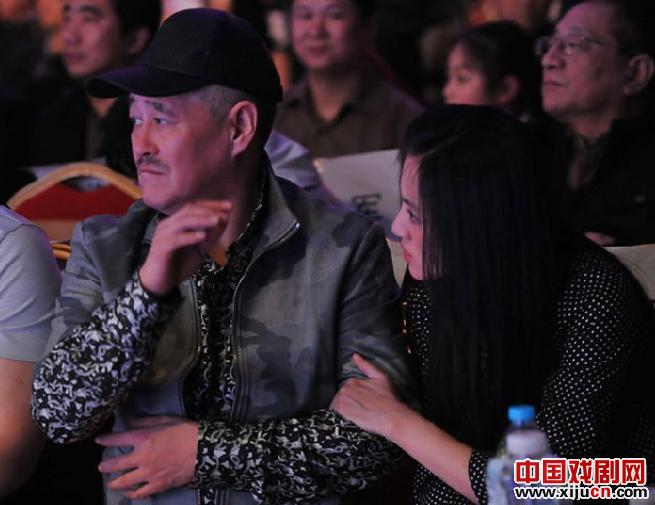 赵本山厌烦美女贴身缠