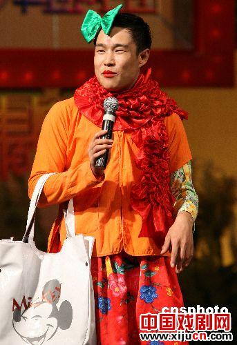 二人转男扮女装火遍东北