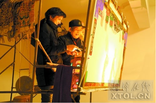 南非皮影戏推广人来湘潭采访吴升平