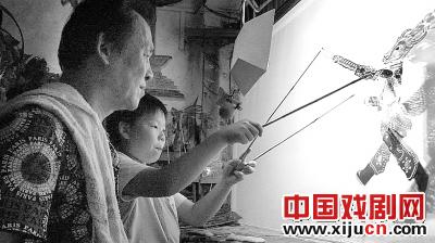 秦礼刚皮影世界的&ldquo;神刀&rdquo;