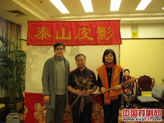 一个人的泰山皮影戏