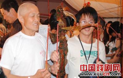 罗山皮影校园展演