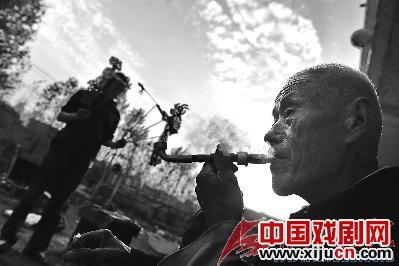 皖北马派皮影第二代传人马厚智安徽授艺