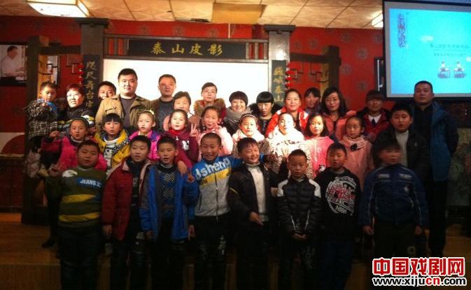 走进中国传统文化&mdash;&mdash;观看泰安皮影十不闲