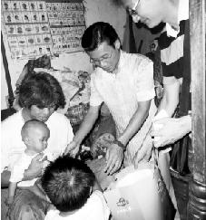 《狼孩》演出主办方献爱心