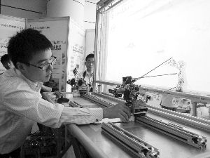 机器人能&ldquo;自学&rdquo;皮影戏