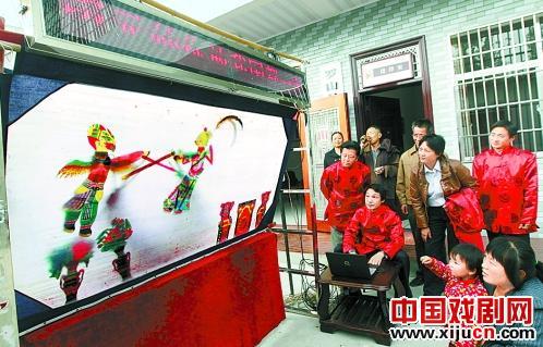 罗山皮影营销网络化