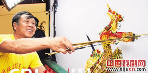 皮影艺人张向东