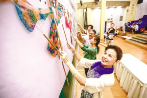 皮影戏为第九届全国残运会暨第六届特奥会呐喊助威