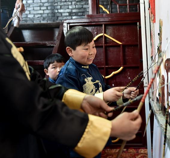 袖珍人皮影剧团二馆正式开馆