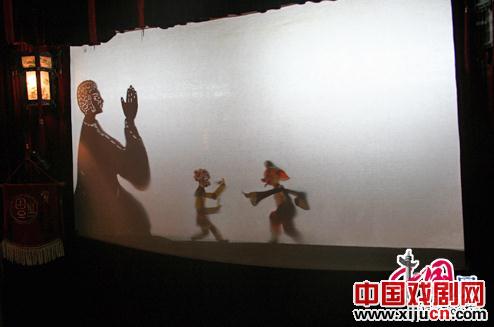 皮影表演的艺术语言