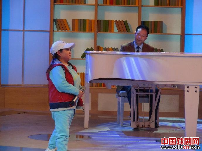 袖珍明星团队央视学《读书》