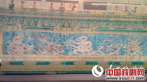 北京皮影艺术展展出皮影经典作品《九龙壁》