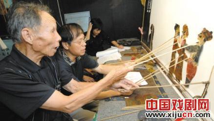 计划用三年时间，录制150多出海宁传统皮影戏