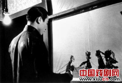 千古荣枯泡影里，眼中都是幻中人