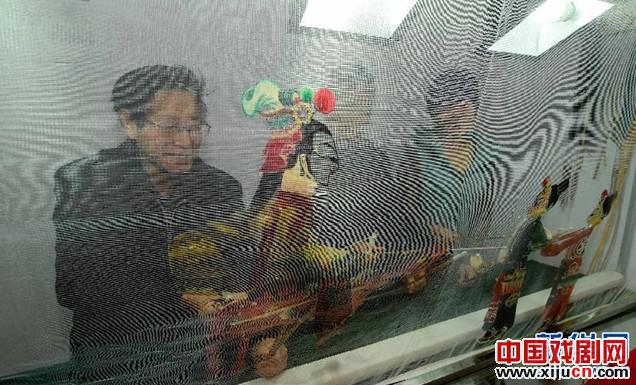 赵田老人独创&ldquo;换幕皮影&rdquo;