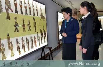 国务委员刘延东观看中国美术馆藏皮影艺术展