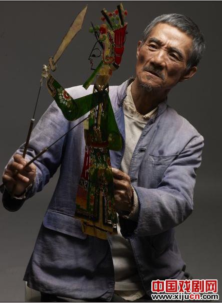 《一个人的皮影戏》